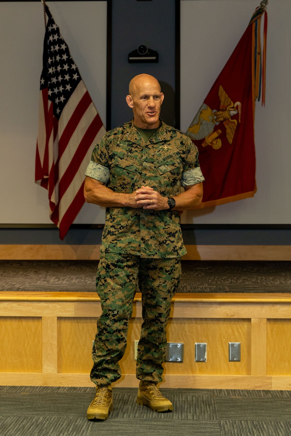 Marine Raider Regiment Hosts Change of Command Ceremony