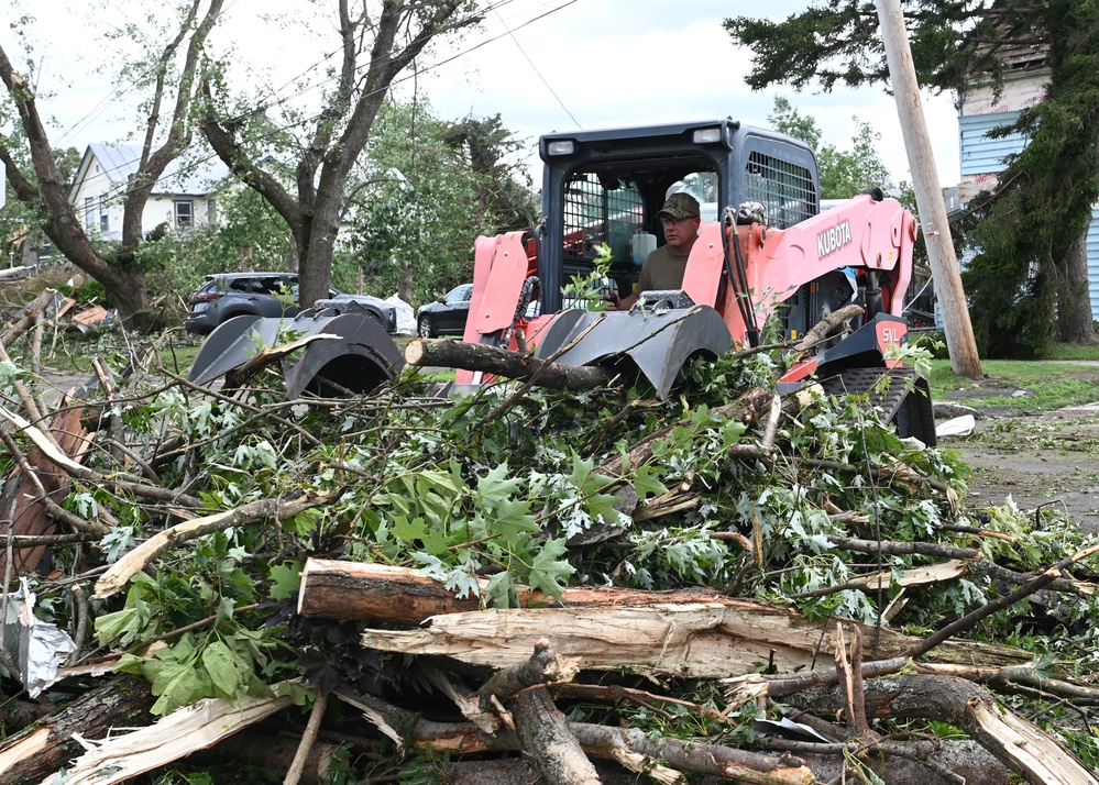 NY National Guard Airmen respond to storm in Rome