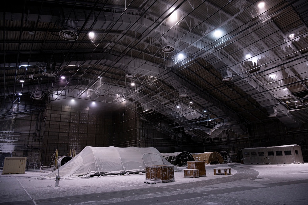 When the weather outside is delightful, the temps inside are frightful – Army medical development team tests arctic shelter program at Air Force climate lab