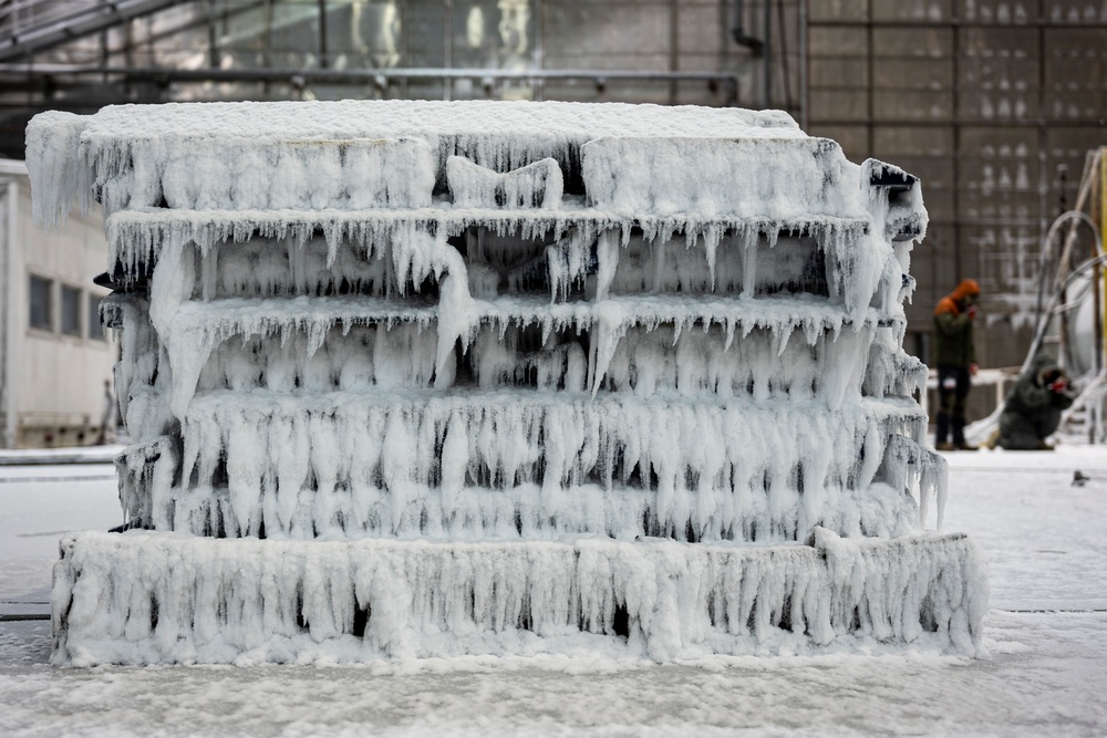 When the weather outside is delightful, the temps inside are frightful – Army medical development team tests arctic shelter program at Air Force climate lab