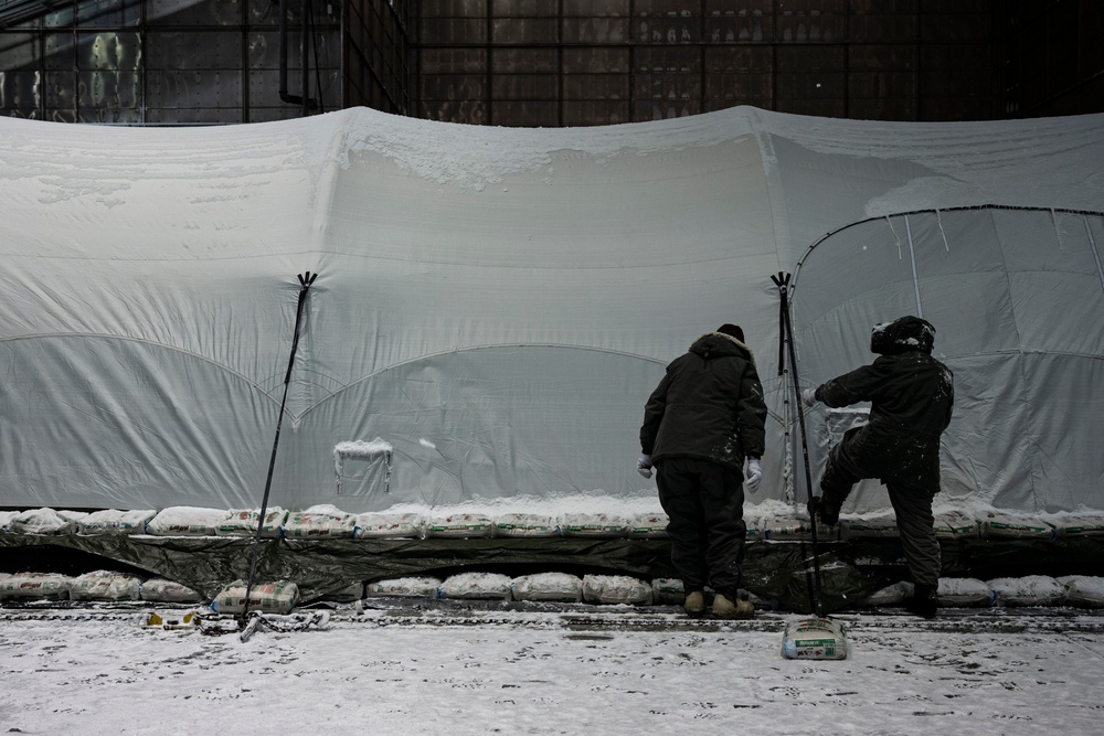 When the weather outside is delightful, the temps inside are frightful – Army medical development team tests arctic shelter program at Air Force climate lab