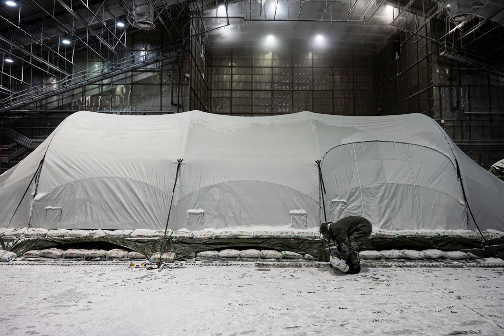 When the weather outside is delightful, the temps inside are frightful – Army medical development team tests arctic shelter program at Air Force climate lab