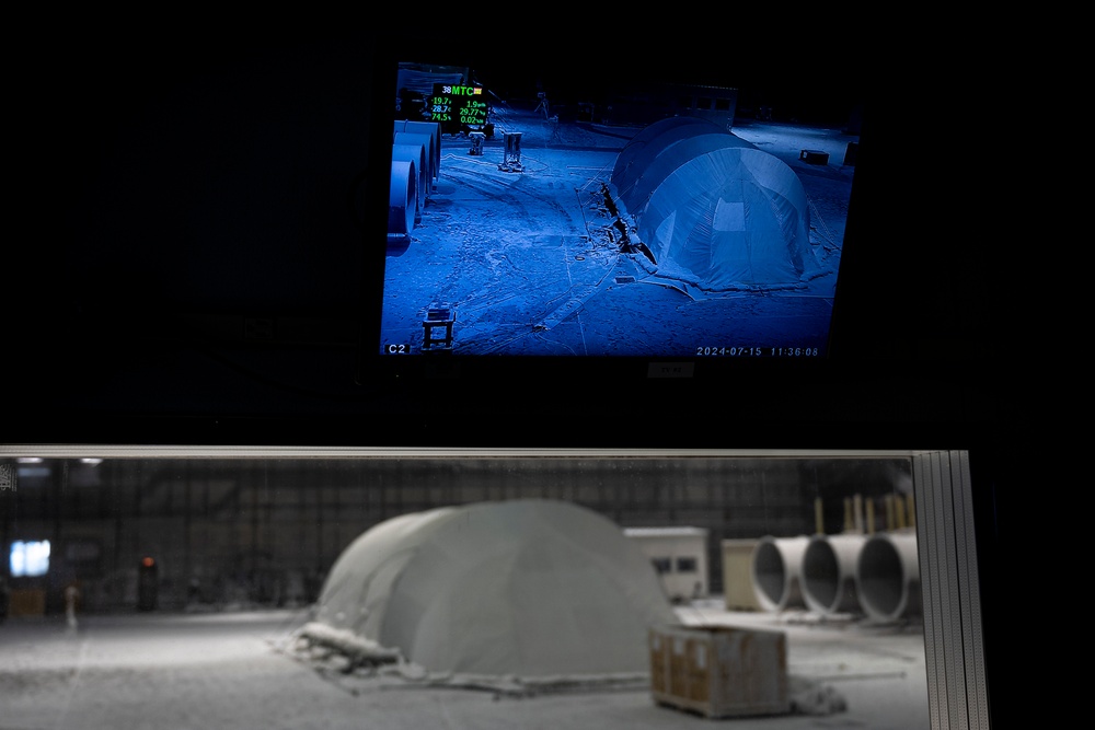 When the weather outside is delightful, the temps inside are frightful – Army medical development team tests arctic shelter program at Air Force climate lab