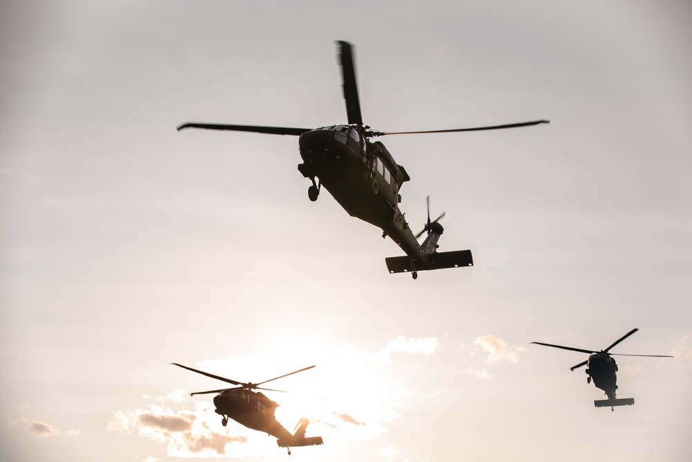 Iowa National Guard UH-60 Black Hawk prepares to conduct air assault mission