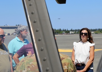 State members take flight with Washington National Guard during Legislative Lift event