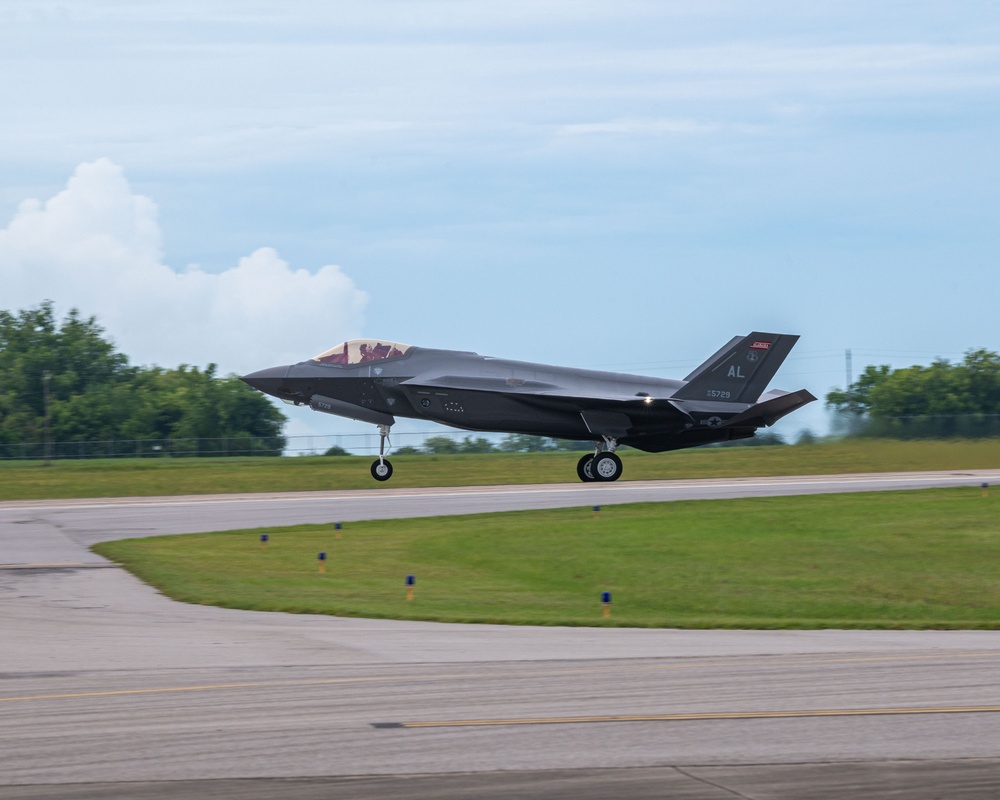 First TR-3 F-35 arrives in Alabama.