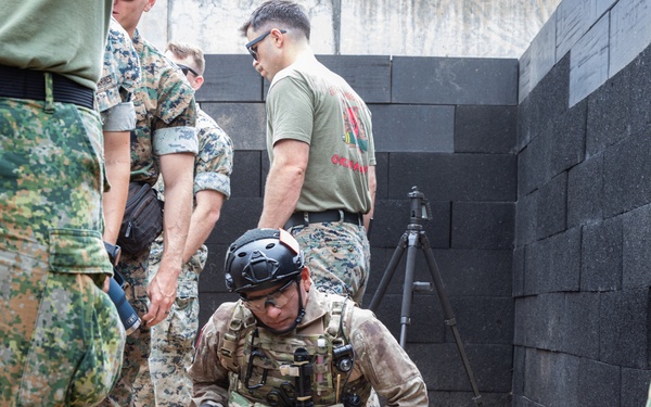 Peruvian, Dutch, Mexican, Korean and U.S. foces compete in EOD skills challenge during RIMPAC 2024
