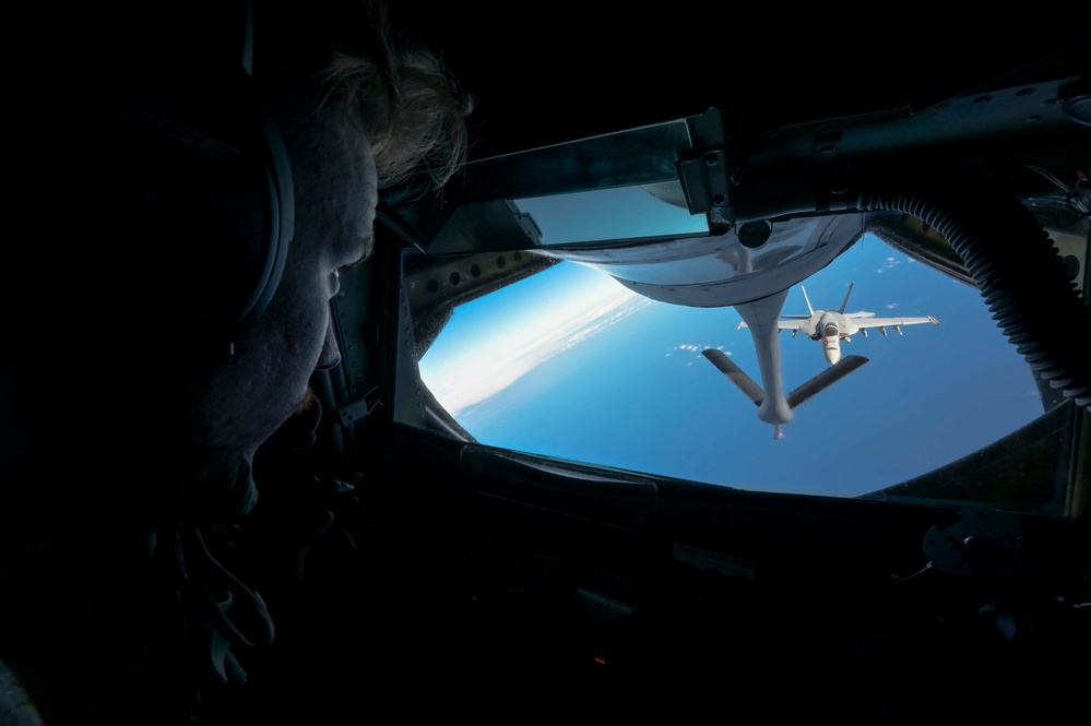 U.S. Air Force KC-135 refuels U.S. Navy FA-18 Super Hornet during RIMPAC 2024