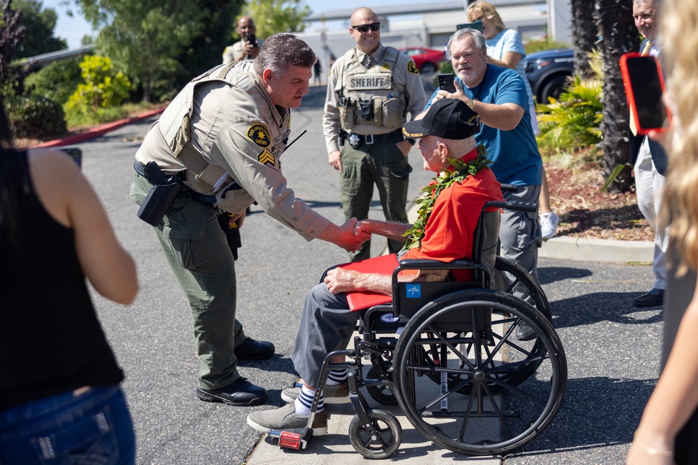 Marine veteran celebrates 99th birthday