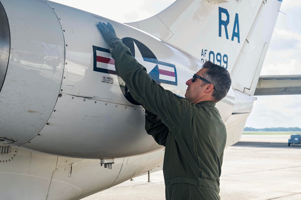 Last T-1 Jayhawk Flight from JBSA-Randolph to Davis-Monthan AFB Marks End of an Era