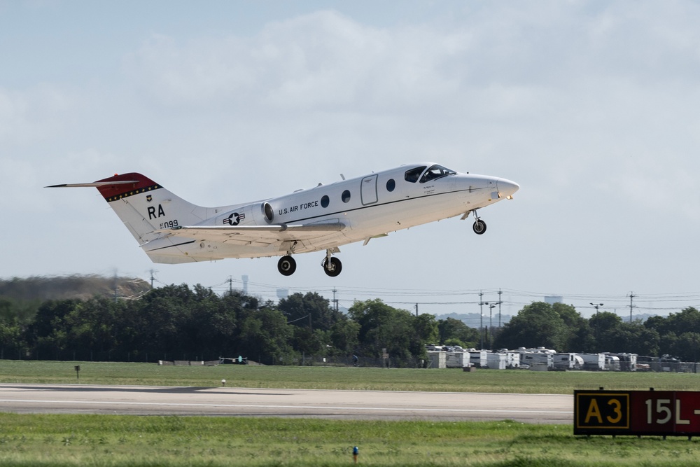 Last T-1 Jayhawk Flight from JBSA-Randolph to Davis-Monthan AFB Marks End of an Era