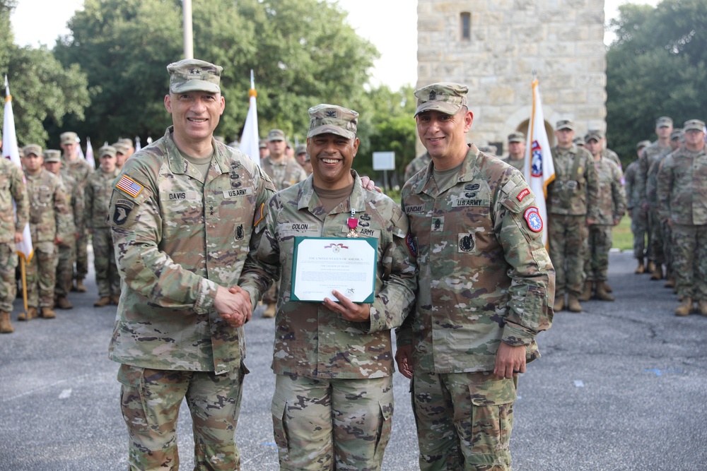5th Recruiting Brigade Changes Command