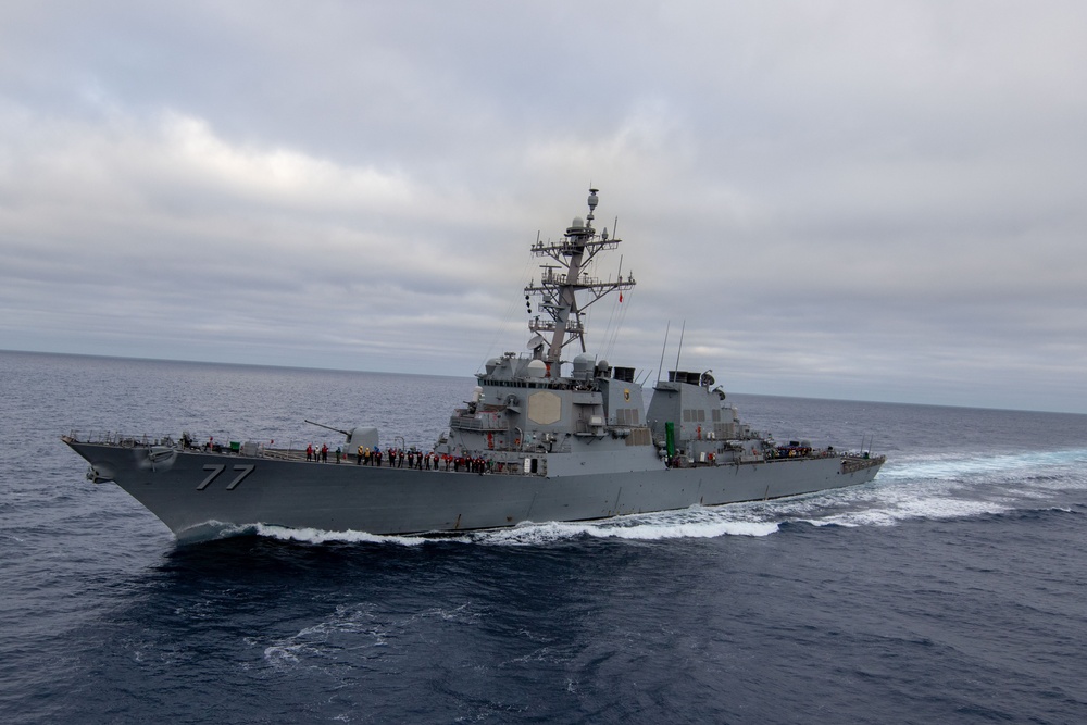 Abraham Lincoln conducts a fueling-at-sea with USS O'Kane