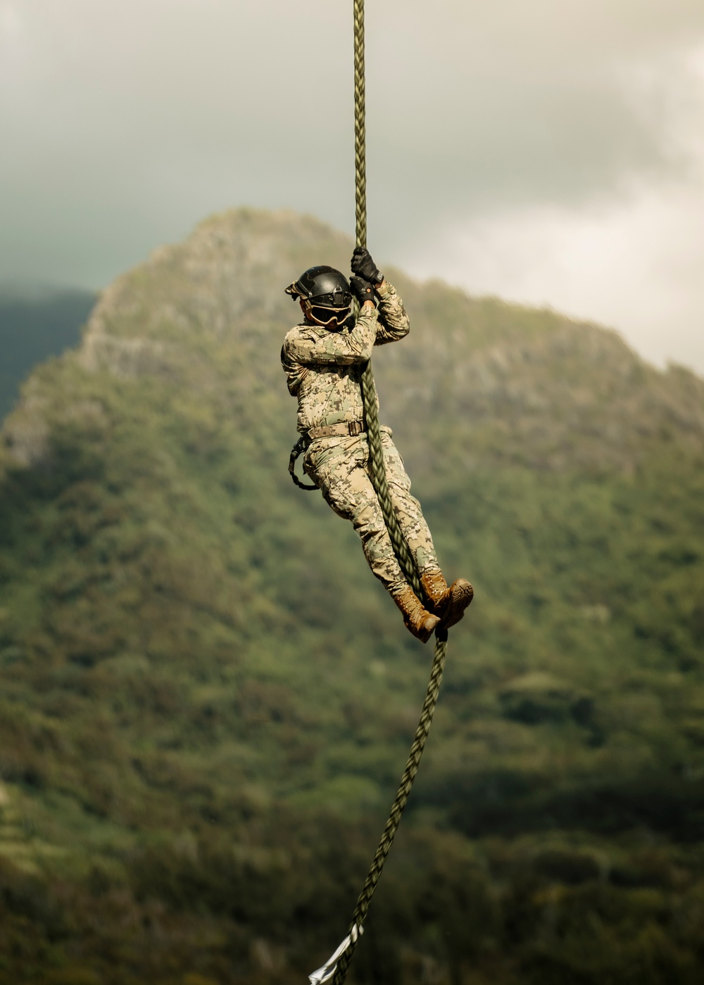 Partner forces conduct fast-rope training during RIMPAC 2024