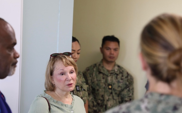 Ambassador Visits New ICU