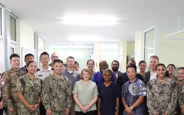 Ambassador Visits New ICU