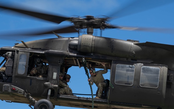 Multinational EOD partners train combined insertion at RIMPAC 2024