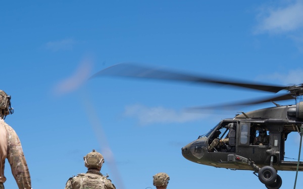 Multinational EOD partners train combined insertion at RIMPAC 2024
