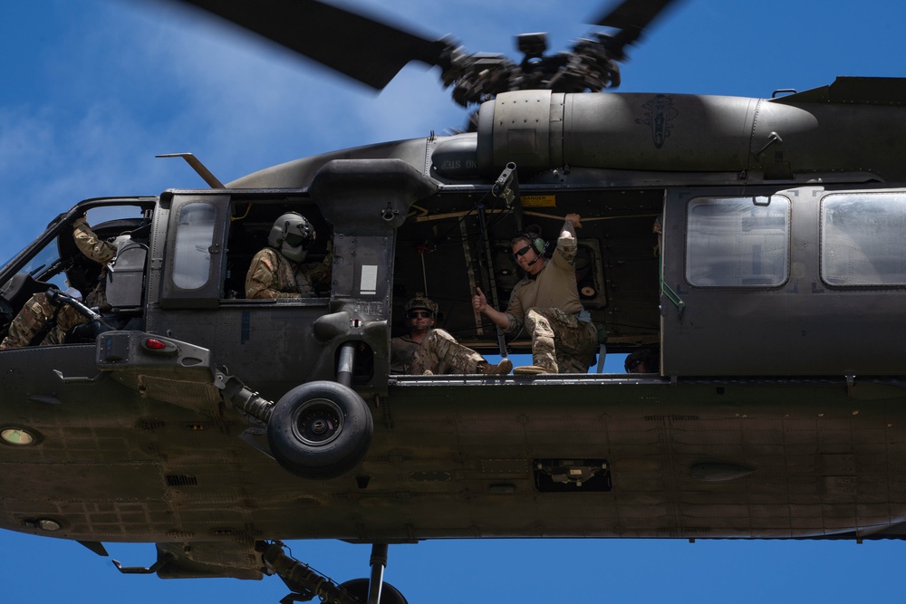 Multinational EOD partners train combined insertion at RIMPAC 2024