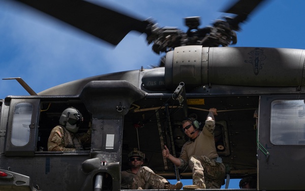 Multinational EOD partners train combined insertion at RIMPAC 2024