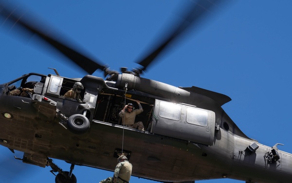 Multinational EOD partners train combined insertion at RIMPAC 2024