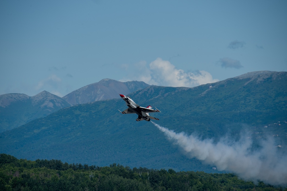 JBER hosts Arctic Thunder Open House 2024