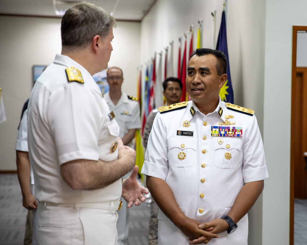 C7F Meets with Malaysia Maritime Enforcement Agency in Putrajaya