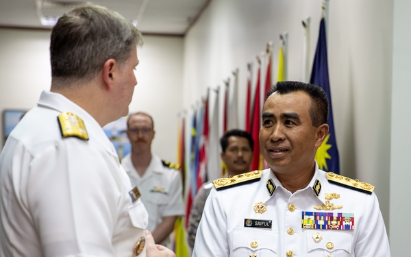 C7F Meets with Malaysia Maritime Enforcement Agency in Putrajaya