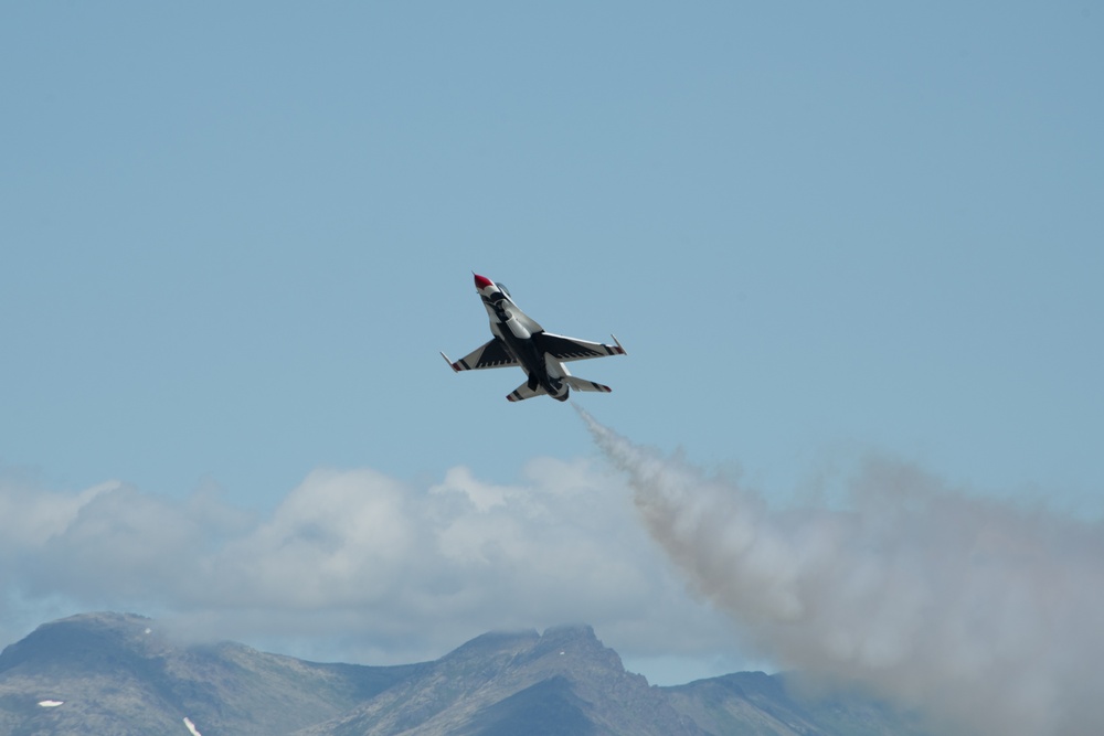JBER hosts Arctic Thunder Open House 2024