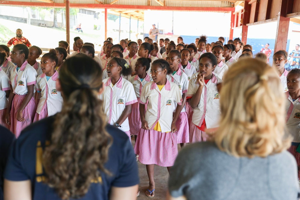 Pacific Partnership Visits Kawenu Primary School