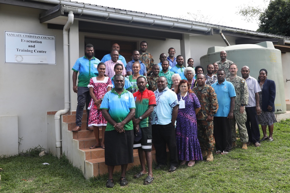 Pacific Partnership Visits Kawenu Primary School