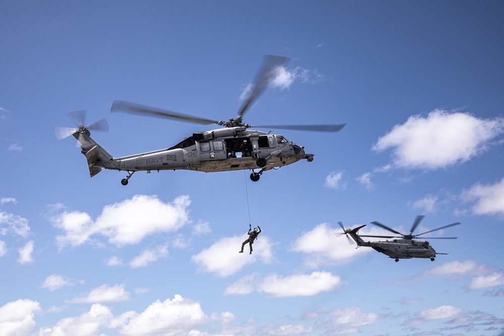 Naval helicopter squadrons practice live hoisting during RIMPAC 2024