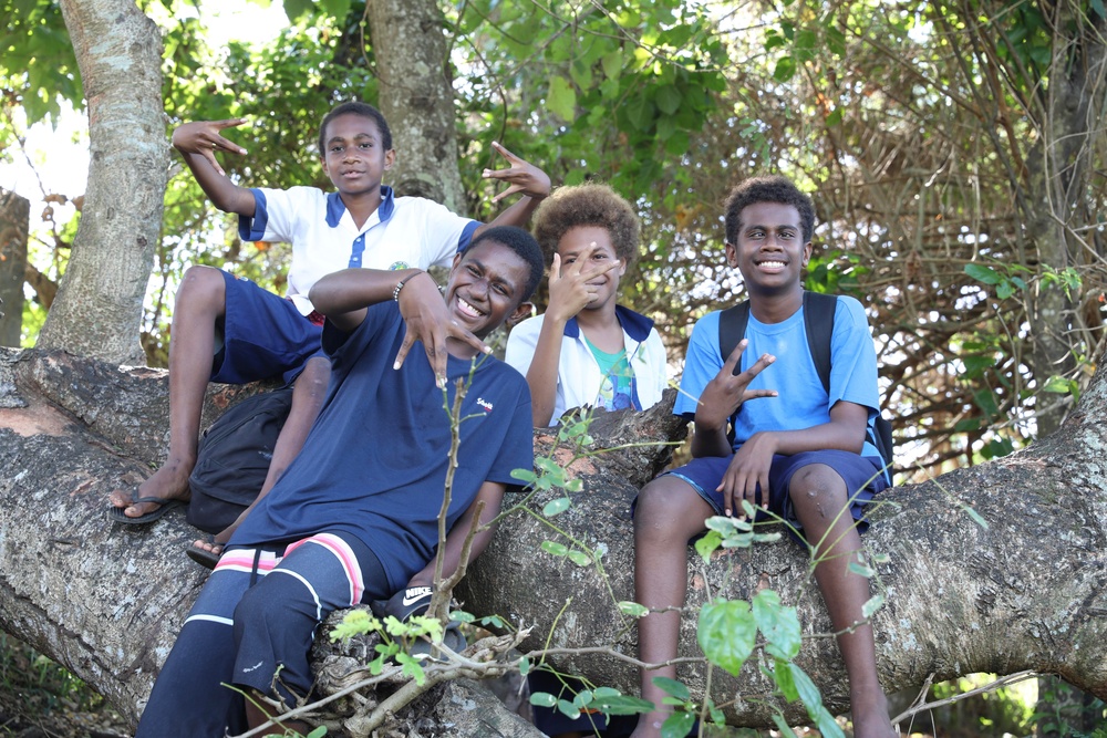 Pacific Partnership Visits Kawenu Primary School