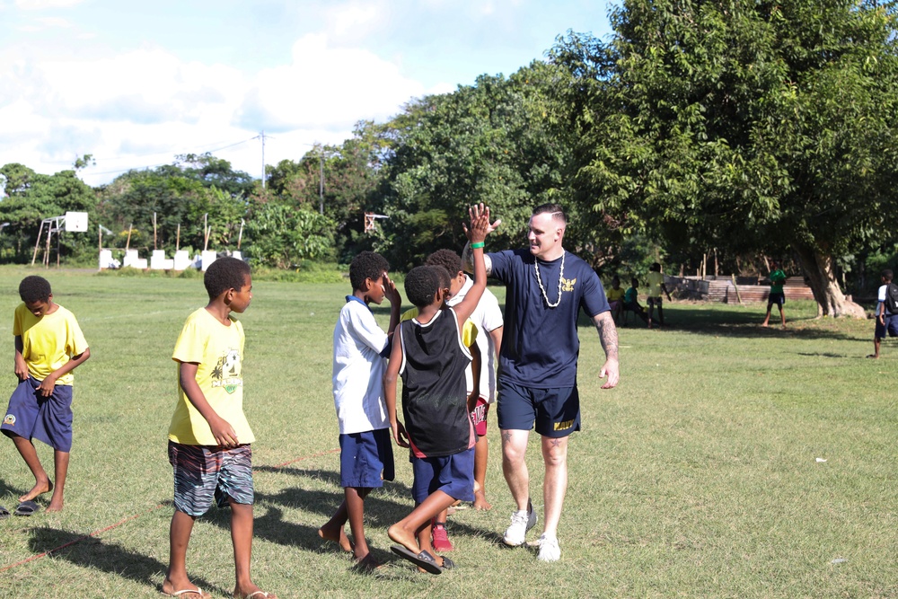 Pacific Partnership Visits Kawenu Primary School