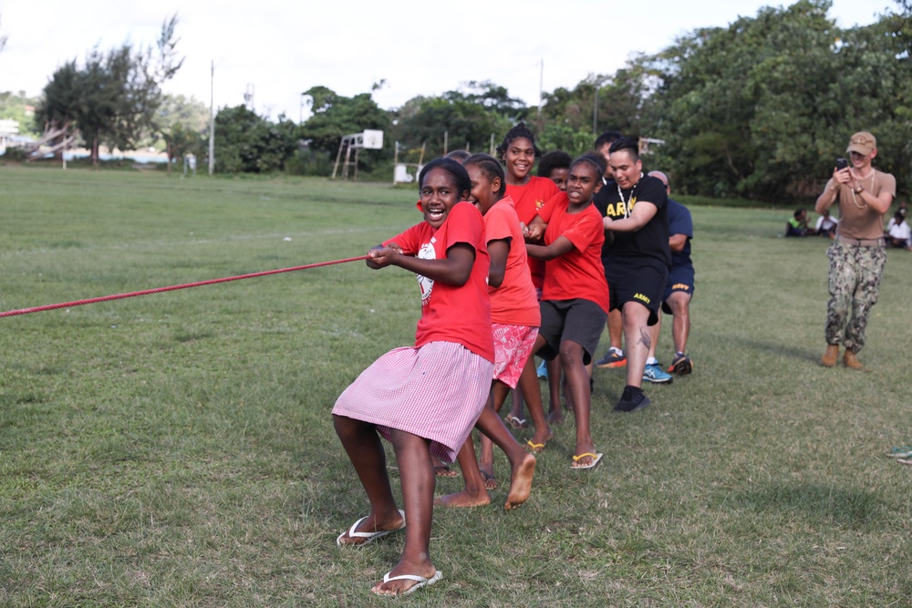 Pacific Partnership Visits Kawenu Primary School