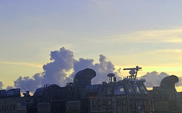 USS Green Bay LCAC Operations at White Beach Naval Facility