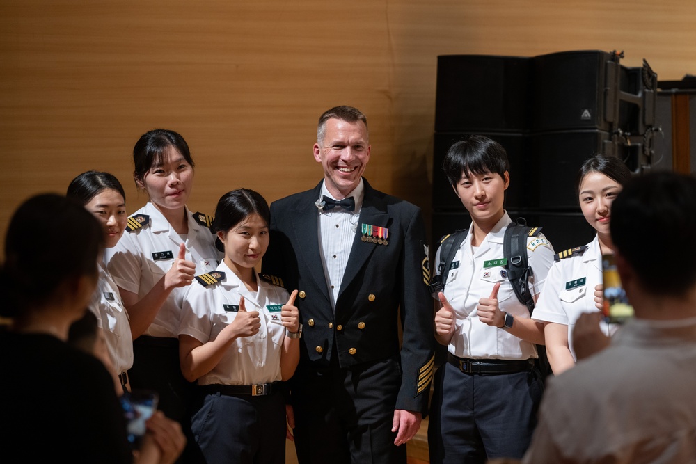 U.S. Navy Concert Band performs in Seoul