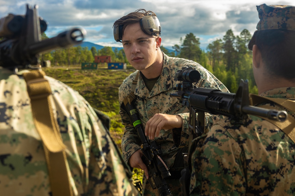 CLB-8 Marines Conduct Table 5 Range