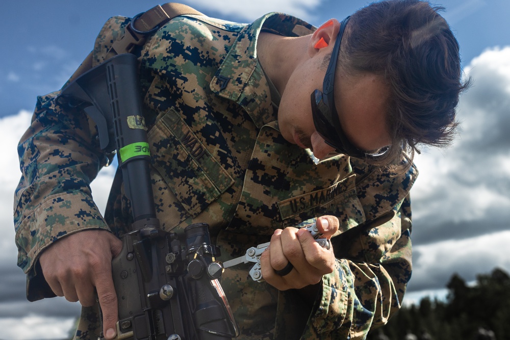 CLB-8 Marines Conduct Table 5 Range