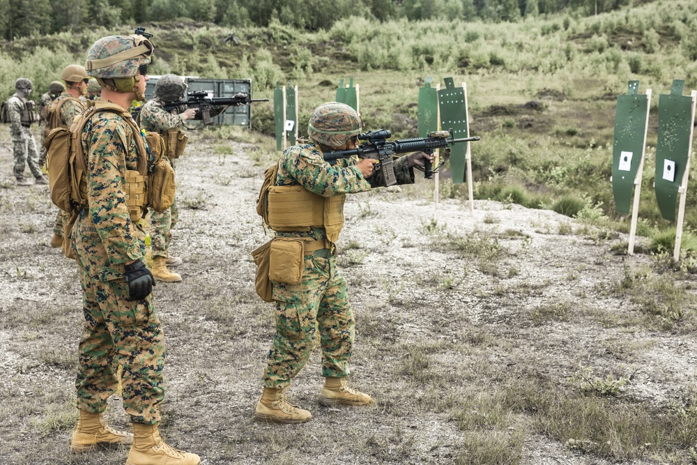 CLB-8 Marines Conduct Table 5 Range