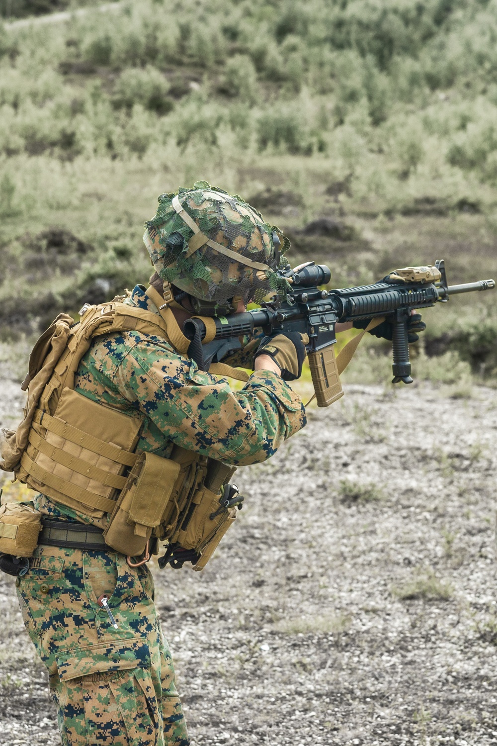 CLB-8 Marines Conduct Table 5 Range