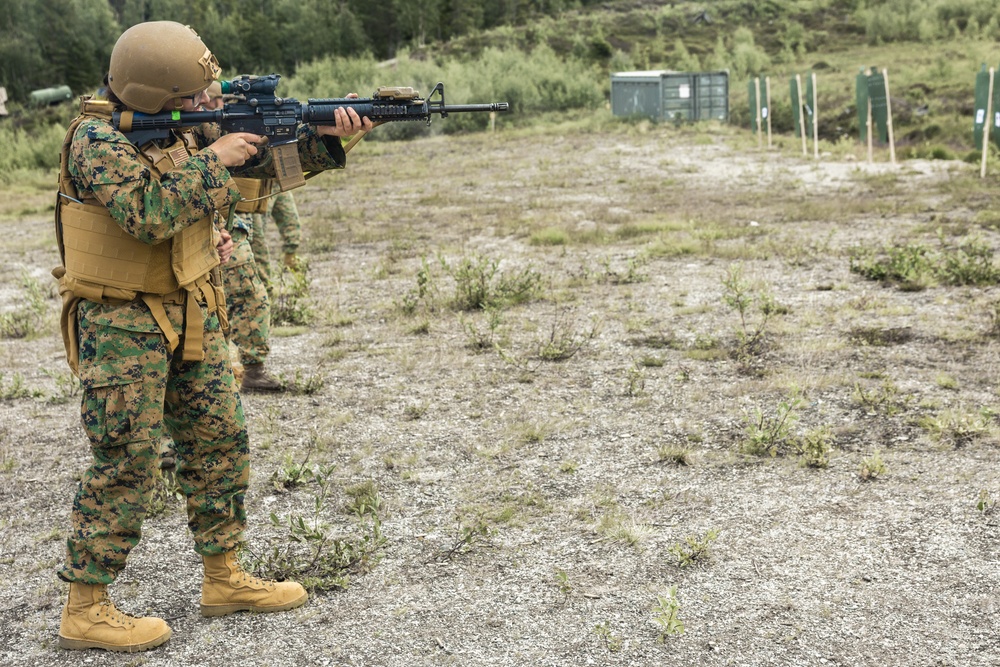 CLB-8 Marines Conduct Table 5 Range