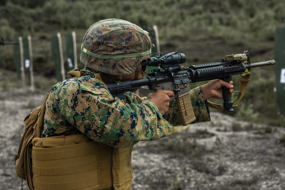 CLB-8 Marines Conduct Table 5 Range