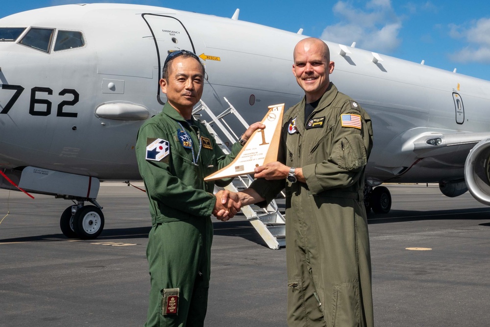 Patrol Squadron (VP) 1, the ‘Screaming Eagles’ exchange plaques, coins, patches with Japan Maritime Self-Defense Force