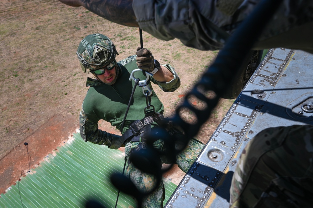 25th CAB supports EOD training during RIMPAC 2024