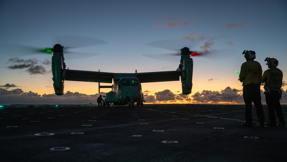 USS Somerset Sailors monitor MV-22B Osprey