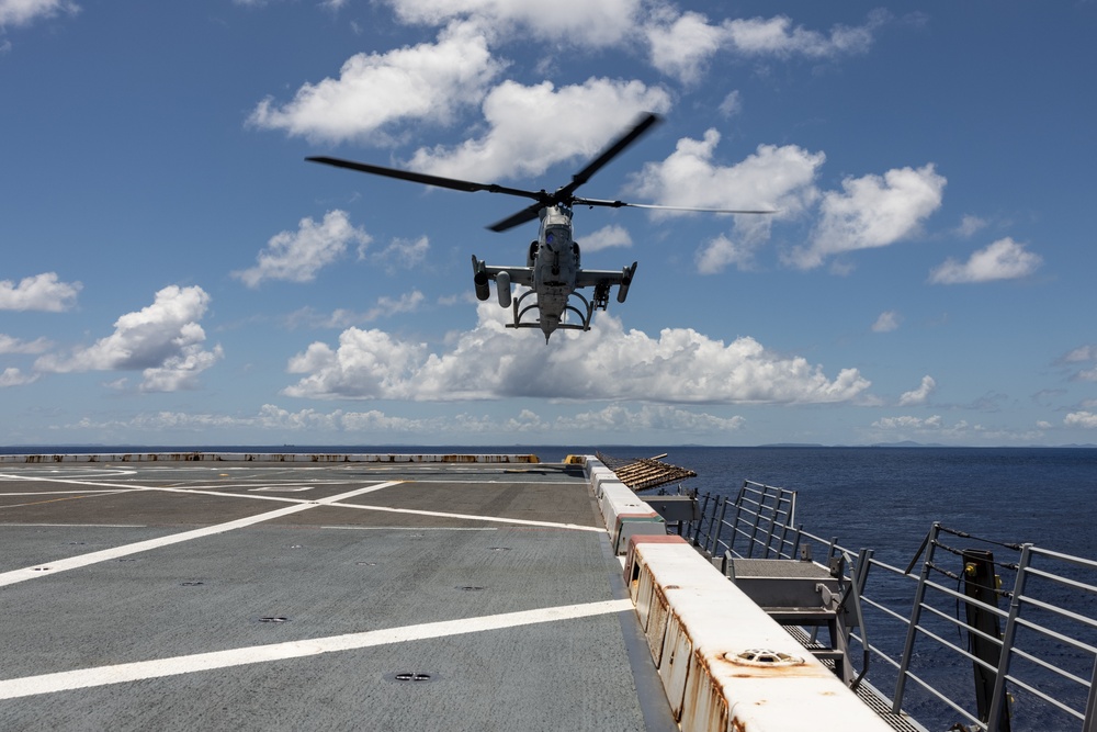 VMM-262 embark on USS Green Bay