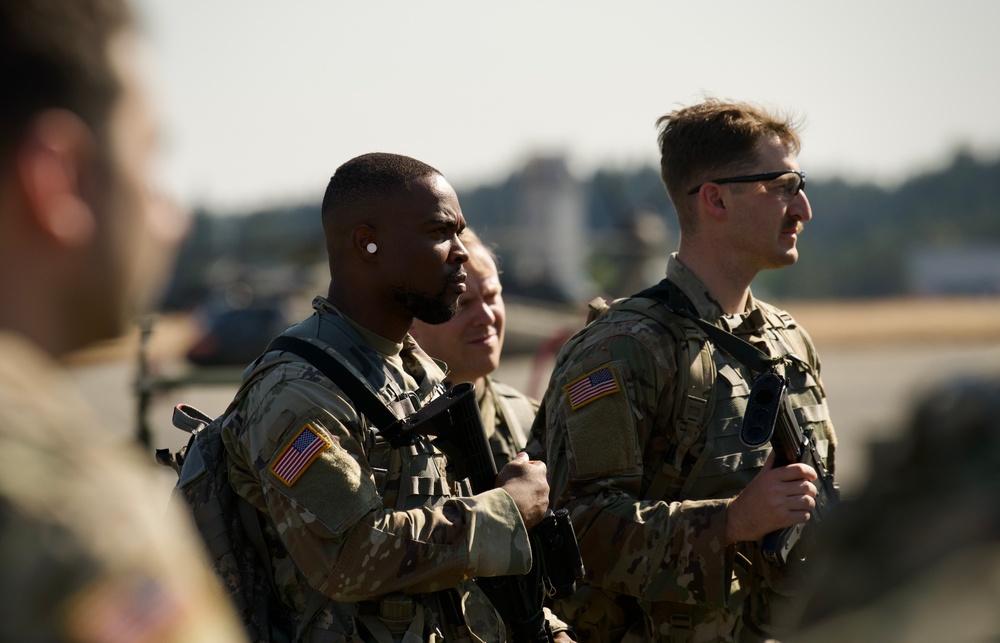 U.S. Army National Guard Officer Candidates conduct static load training