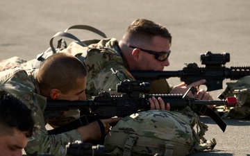 U.S. Army National Guard Officer Candidates conduct static load training