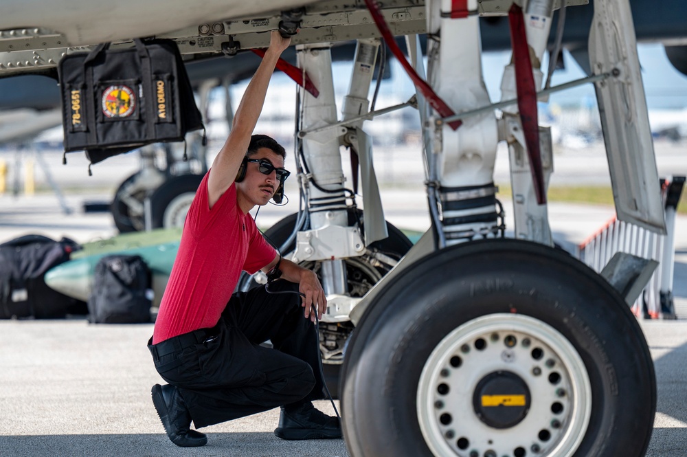 A-10 Demo - Fort Lauderdale Air Show 2024